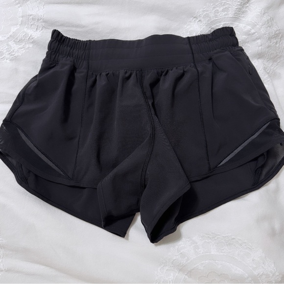 lululemon athletica Pants - NEW Lululemon, Black, 2.5 Hotty Hot shorts, 4 regular